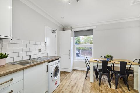 5 bedroom house to rent, Barnbrough Street, Leeds LS4