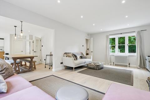 Hochelaga Blackdown Avenue, Woking, GU22 8QH