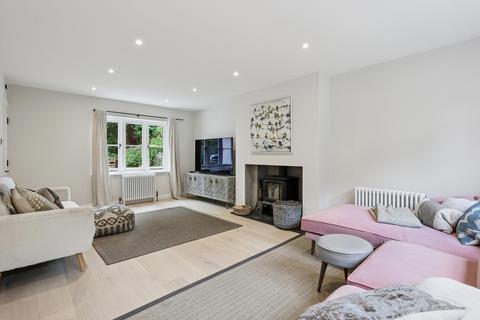 Hochelaga Blackdown Avenue, Woking, GU22 8QH