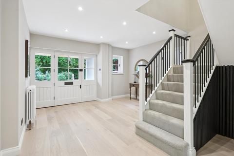 Hochelaga Blackdown Avenue, Woking, GU22 8QH