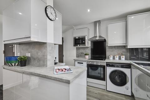4 bedroom house to rent, Harold Walk, Leeds LS6