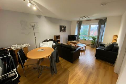 2 bedroom flat to rent, Welton Court, Leeds LS6