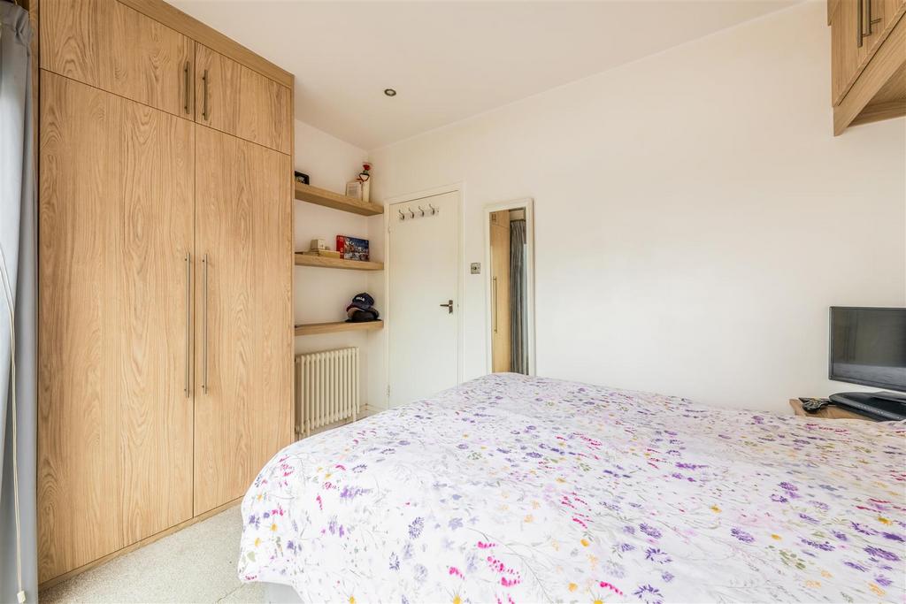 Flat 1, 76 Walsingham Road-10.jpg