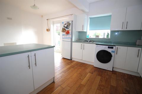 3 bedroom house to rent, Roundhill Grove, Bath