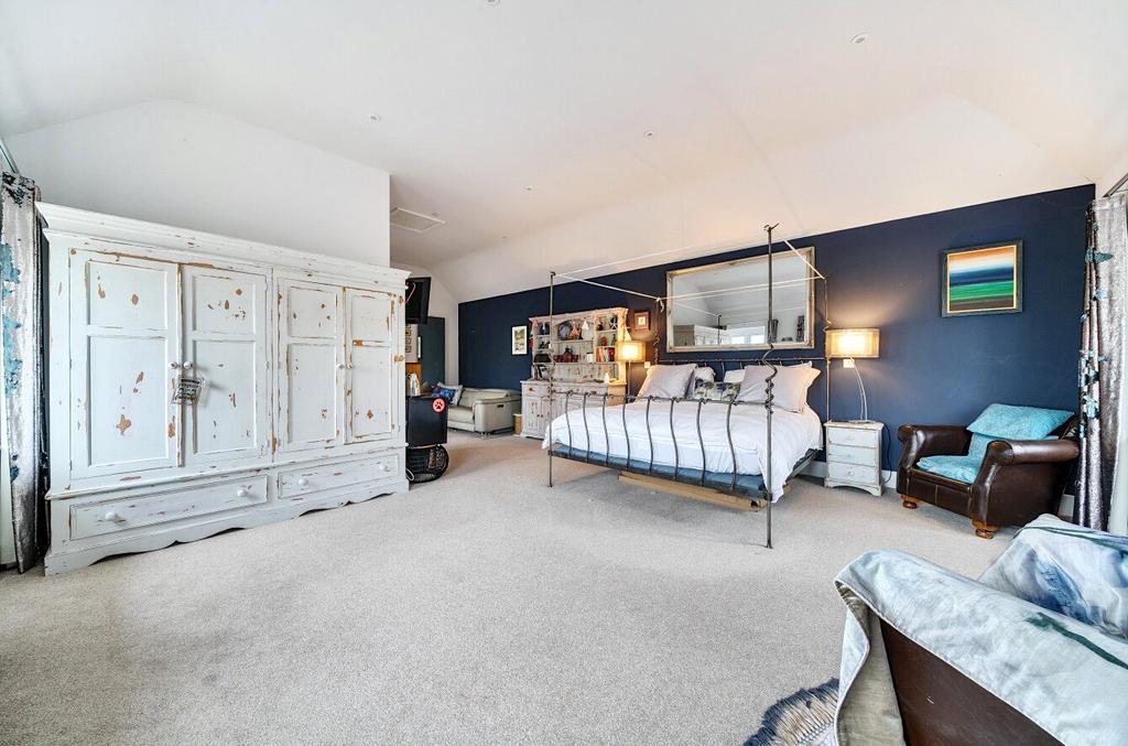 Bedroom Six/Annexe