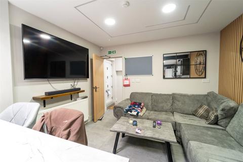6 bedroom house to rent, Heeley Road, Birmingham B29