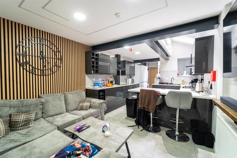 6 bedroom house to rent, Heeley Road, Birmingham B29