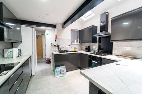 6 bedroom house to rent, Heeley Road, Birmingham B29