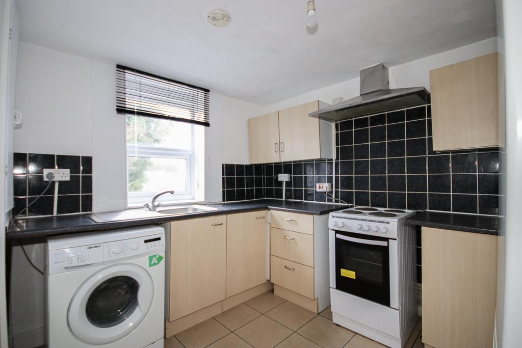 1 bedroom apartment, first floor, convenient loca