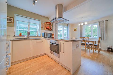 28 Highfield Close, Semington, Trowbridge, BA14 6JZ