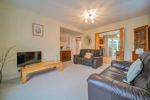 28 Highfield Close, Semington, Trowbridge, BA14 6JZ