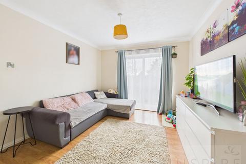2 bedroom flat for sale, Newbury Road, Crawley RH10