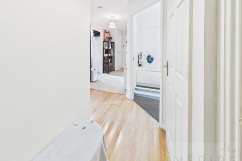 2 bedroom flat for sale, Newbury Road, Crawley RH10