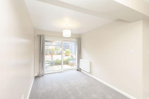 3 bedroom terraced house to rent, Hartington Road, Dronfield S18