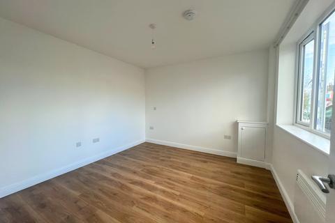 undefined, Peabody Road, Farnborough GU14