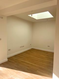 undefined, Peabody Road, Farnborough GU14