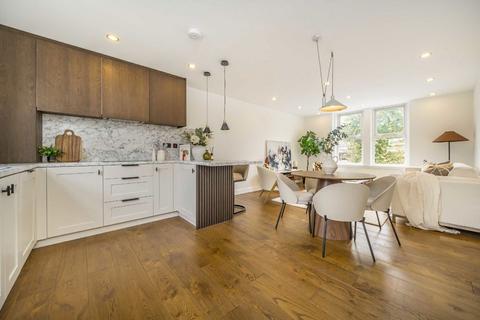 2 bedroom flat for sale, Hastings Road, London W13