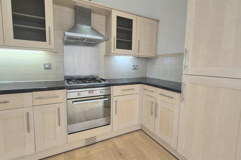 2 bedroom apartment to rent, South Parade, Southsea