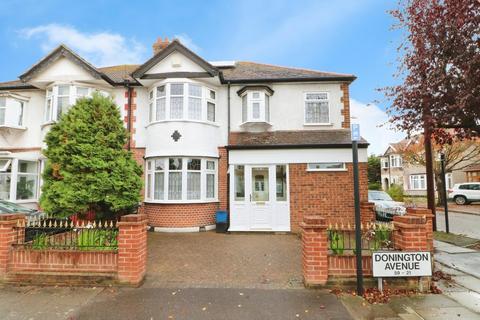 Donington Avenue, Ilford IG6