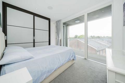 2 bedroom flat to rent, Regent Street, London NW10