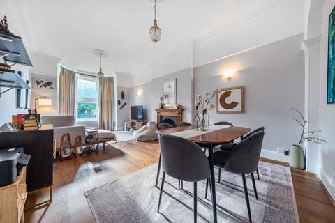 3 bedroom flat for sale, Lordship Lane, London, SE22