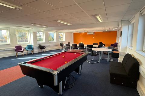 Office to rent, 50-52 The Broadway Crawley RH10 1HD