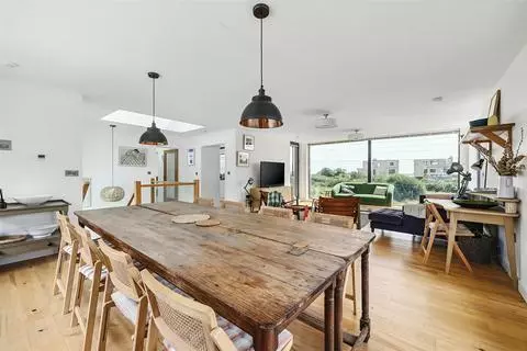 4 bedroom detached house for sale – pohled 5