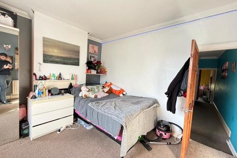 3 bedroom terraced house for sale, Woodville Road, Leicester, LE3