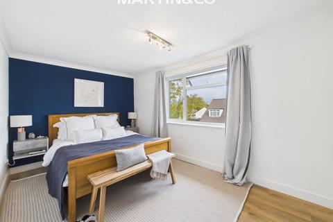 38 Agar Crescent, Bracknell, RG42 2BX