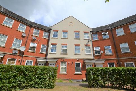 5 bedroom townhouse for sale, Larchmont Road, Leicester LE4