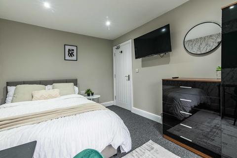 6 bedroom terraced house to rent, Cycle Road, Lenton, Nottingham
