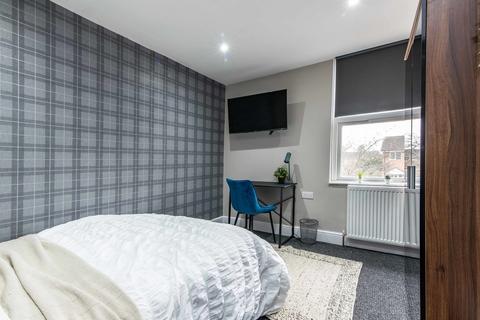 6 bedroom terraced house to rent, Cycle Road, Lenton, Nottingham