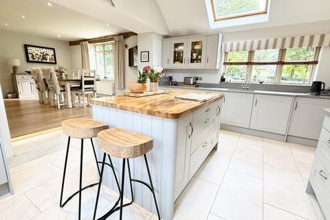 4 bedroom detached house to rent, Blacklocks Hill, Banbury