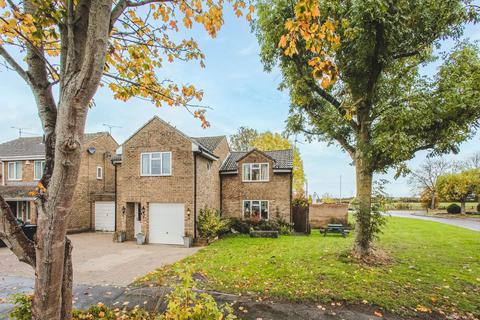 4 bedroom detached house for sale, Sevenfields, Highworth, Swindon, SN6 7NQ