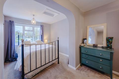 4 bedroom detached house for sale, Sevenfields, Highworth, Swindon, SN6 7NQ