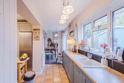4 bedroom detached house for sale, Sevenfields, Highworth, Swindon, SN6 7NQ