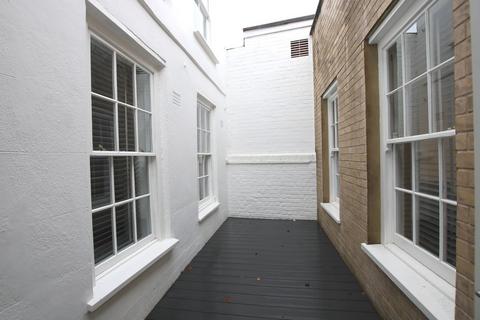 undefined, High Street, Barnet