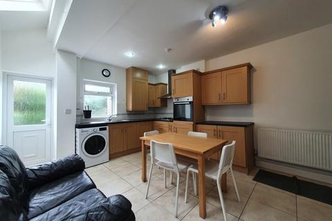 3 bedroom terraced house for sale, Inverness Place, CF24