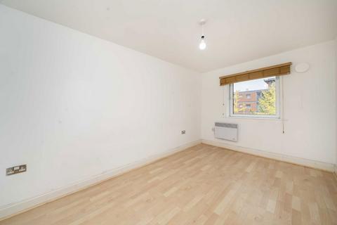 undefined, Holland Gardens, Brentford TW8