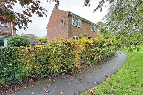 4 bedroom detached house for sale, Skiplam Close, Scarborough YO12