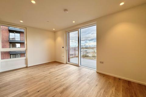2 bedroom flat to rent, 5 Hemlock Street, Heron Wharf E14