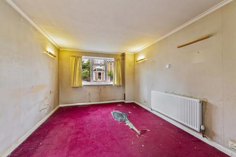 undefined, Gloucester Road, Kew, Richmond, Surrey TW9