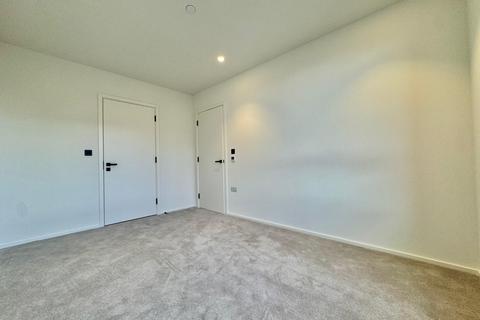 2 bedroom flat to rent, 5 Hemlock Street, Heron Wharf E14