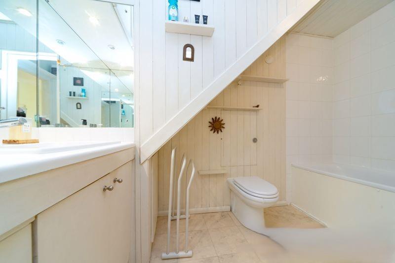 Bath 1.jpg