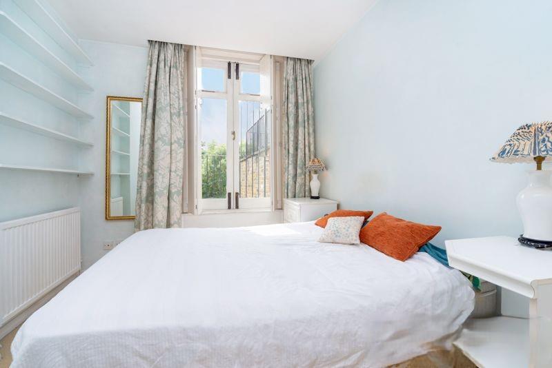 Bed 1.jpg