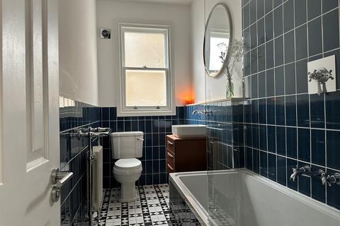 2 bedroom flat for sale, Rokeby Road, Brockley, London, SE4