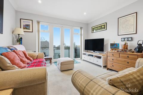 3 bedroom flat for sale, Imperial Avenue, Westcliff-on-sea, SS0 8