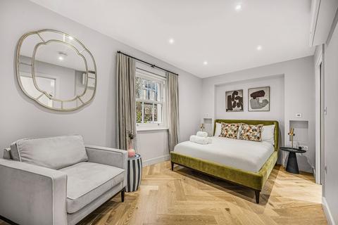2 bedroom flat to rent, Charlotte Street, London