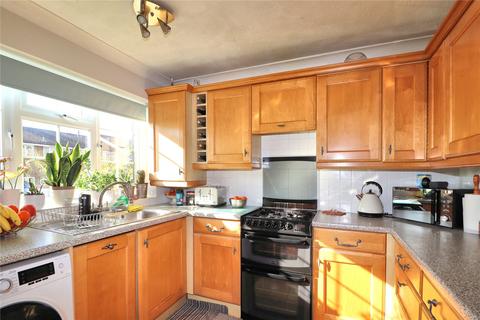 6 Cavenham Close, Woking, GU22 7TL