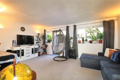 6 Cavenham Close, Woking, GU22 7TL
